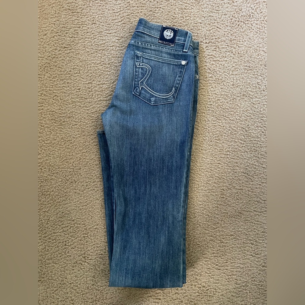 Rock & Republic Classic Blue Jeans with flare leg Sz 28